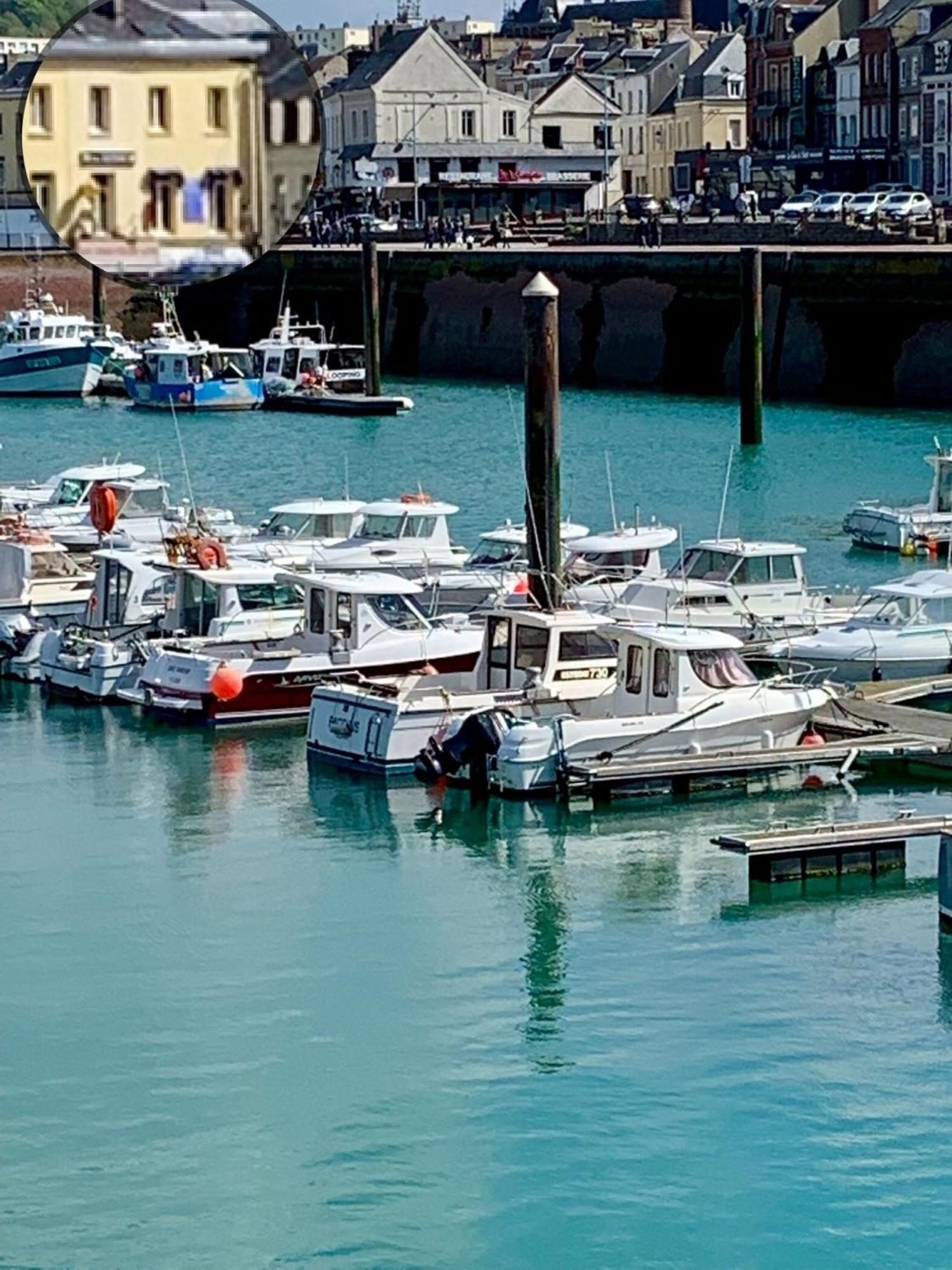 Le Semaphore Vue Port Et Mer Fecamp Luaran gambar